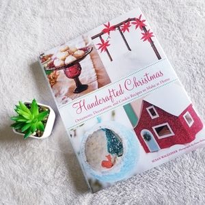 3/$20🌻NEW Handcrafted Christmas book